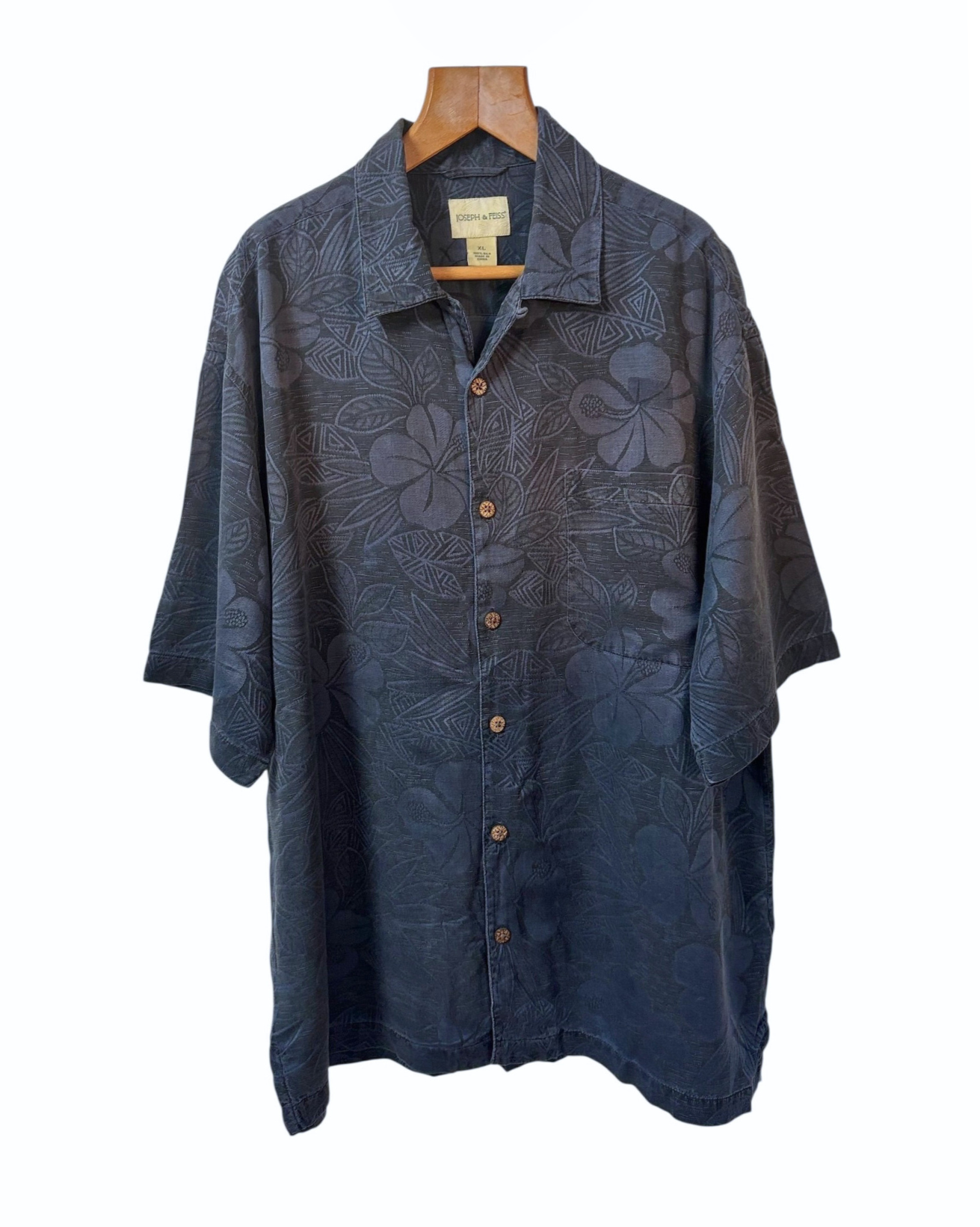 Vintage red t-shirt from Destin, Florida, emblazoned with a sun-drenched coastal graphic. Soft cotton.