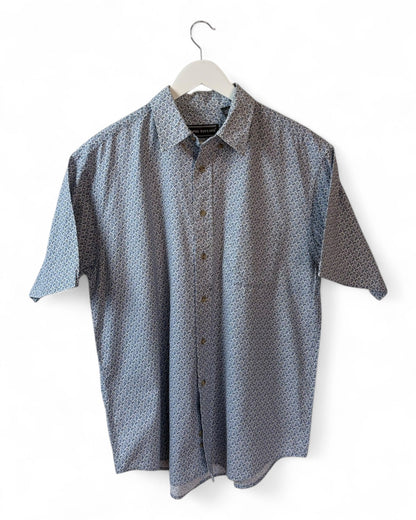 DESCRIPTION

Short-sleeve David Taylor vintage shirt with a subtle blue-on-grey geometric micro-print ‚  almost like pixe