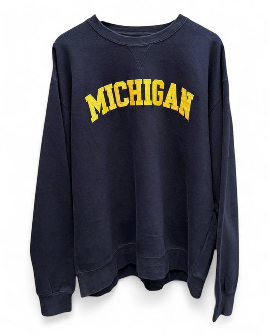 

Deep navy crew neck with bold yellow a Michigan logo, a college sweater staple that never slips out of styl