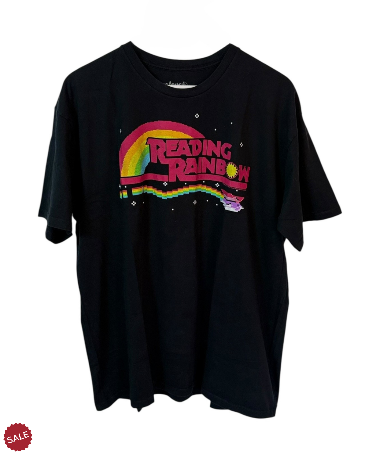 DESCRIPTION

Black t-shirt emblazoned with the iconic "Reading Rainbow" logo, a nostalgic nod to the beloved children's programme.